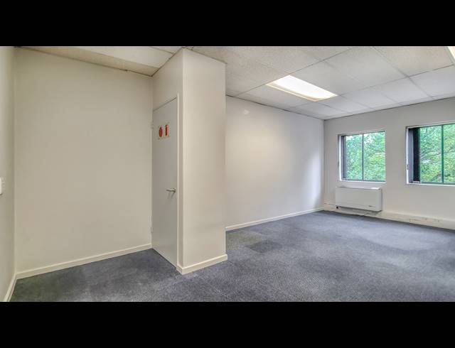 346M² BUSINESS CENTRE TO LET IN BRYANSTON